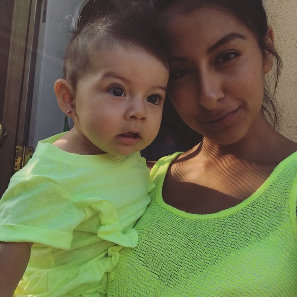 Meet your Posher, Nicole - Picture 1 of 1